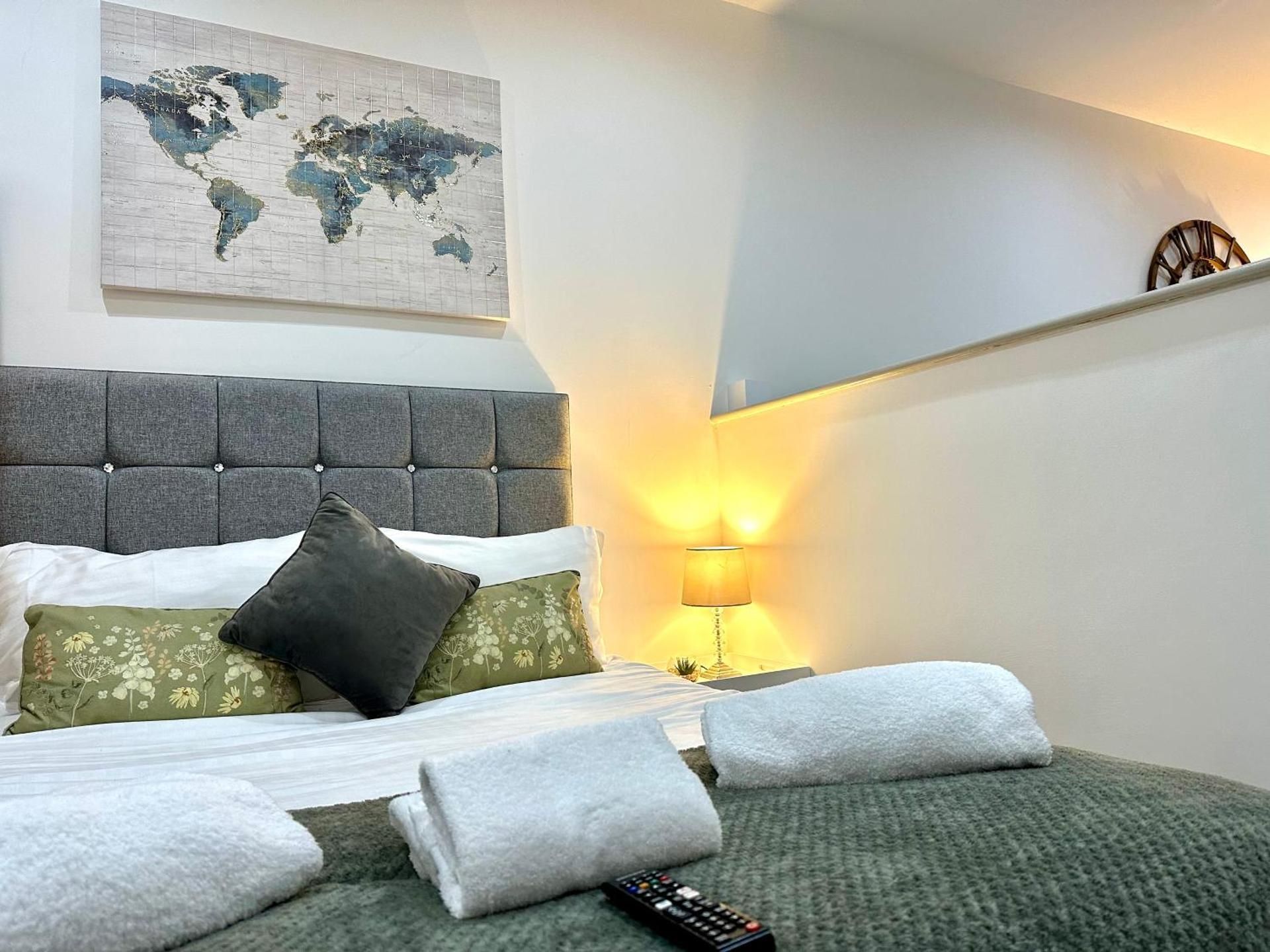 Studio Apartment with One Double Bed