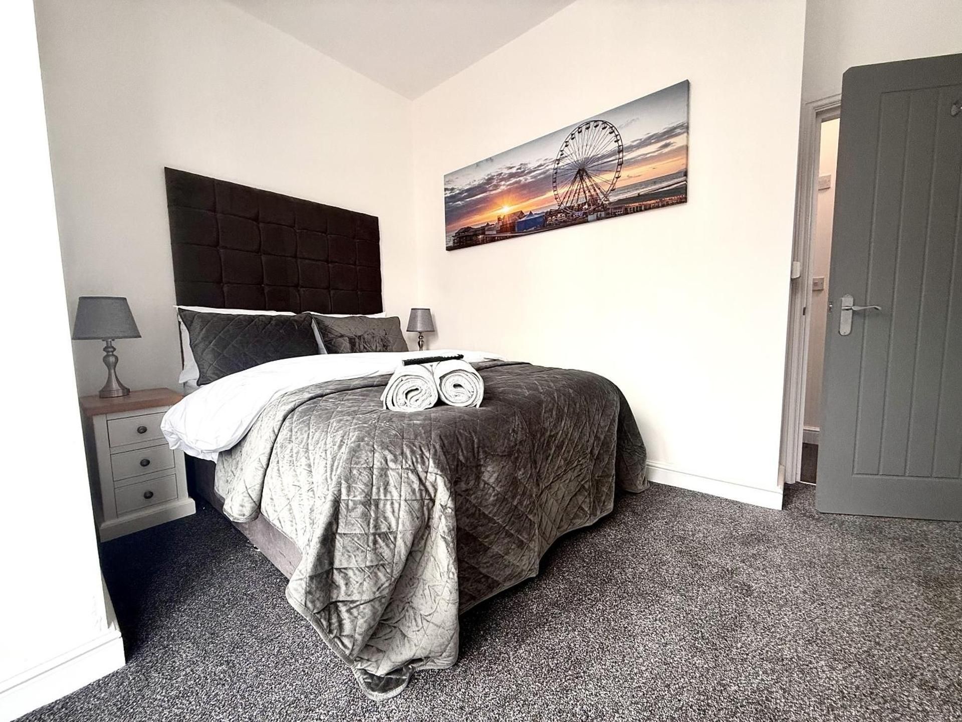 Delux suite with hot tub room