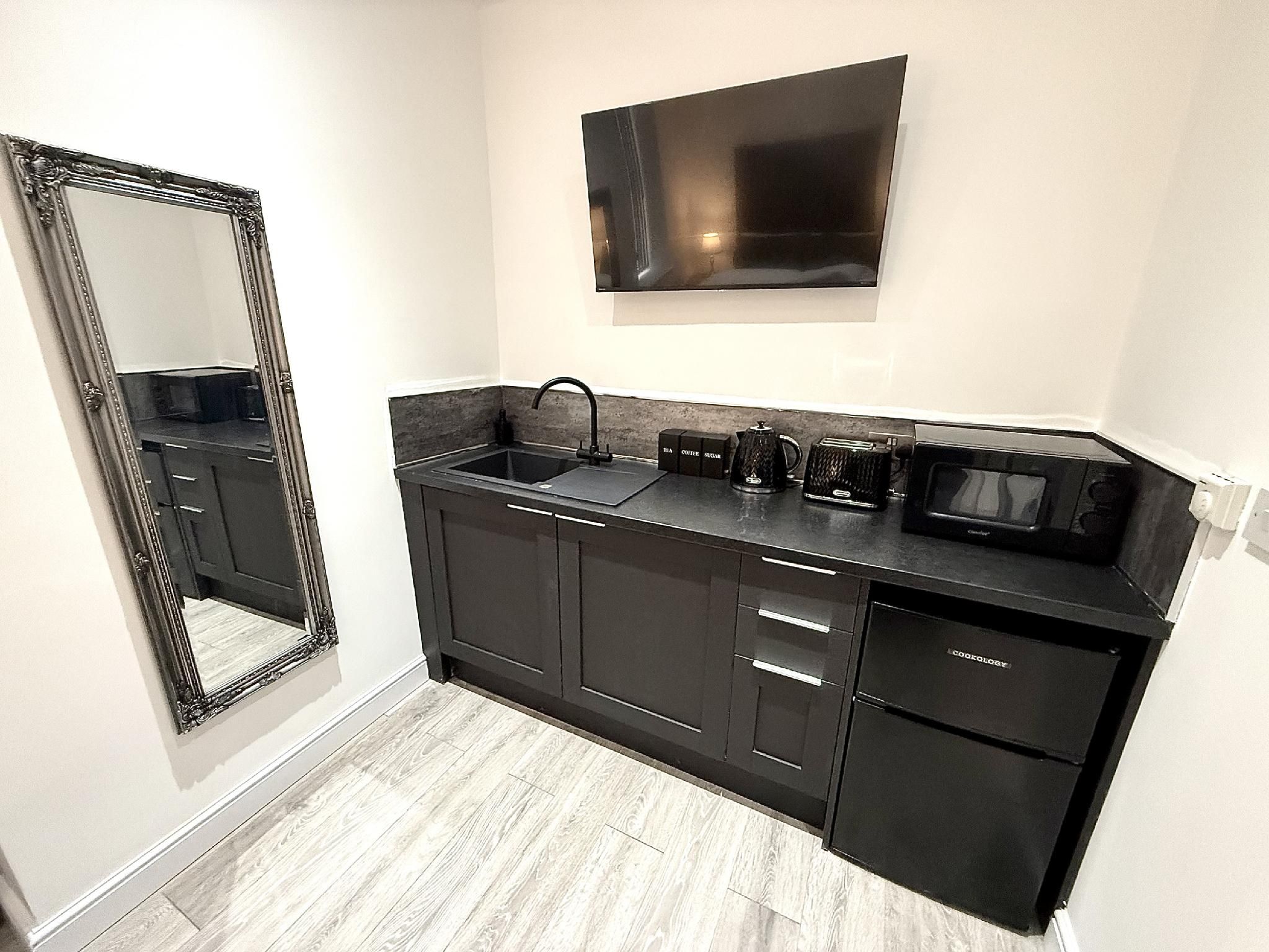 Standard-Suite-Ensuite with Jet bath