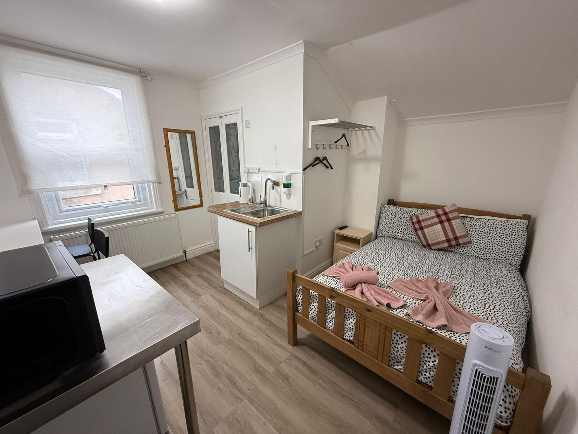 Deluxe Double Room with Shower