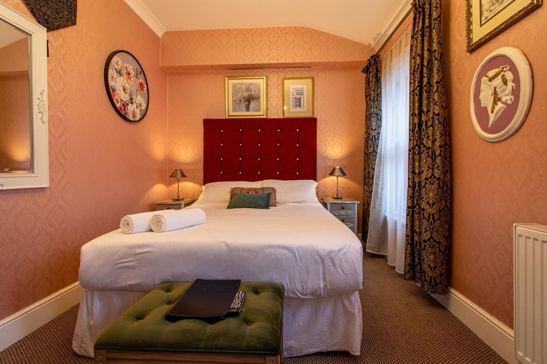 Hotel Rouge Deluxe Double Room