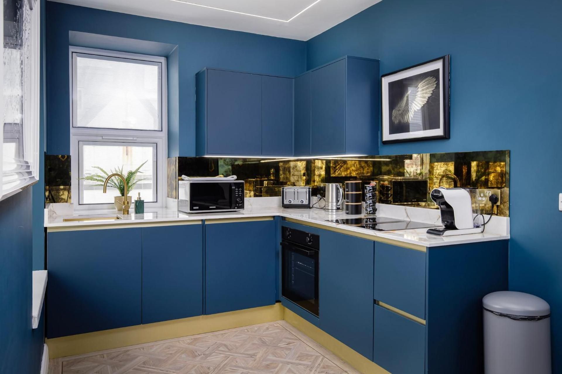 Swish Luxury Holiday Apartments 2 Two-Bedroom Deluxe Apartment 3