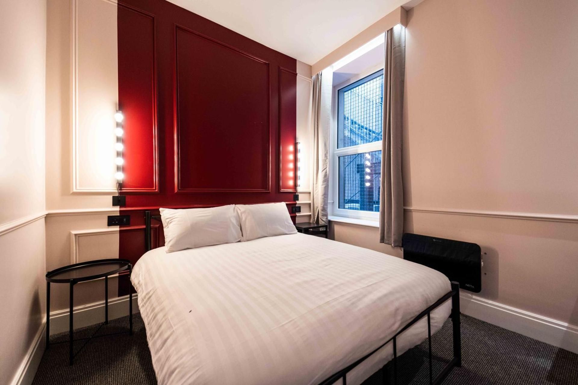 Deluxe Two-Bedroom Apartment with Garden View