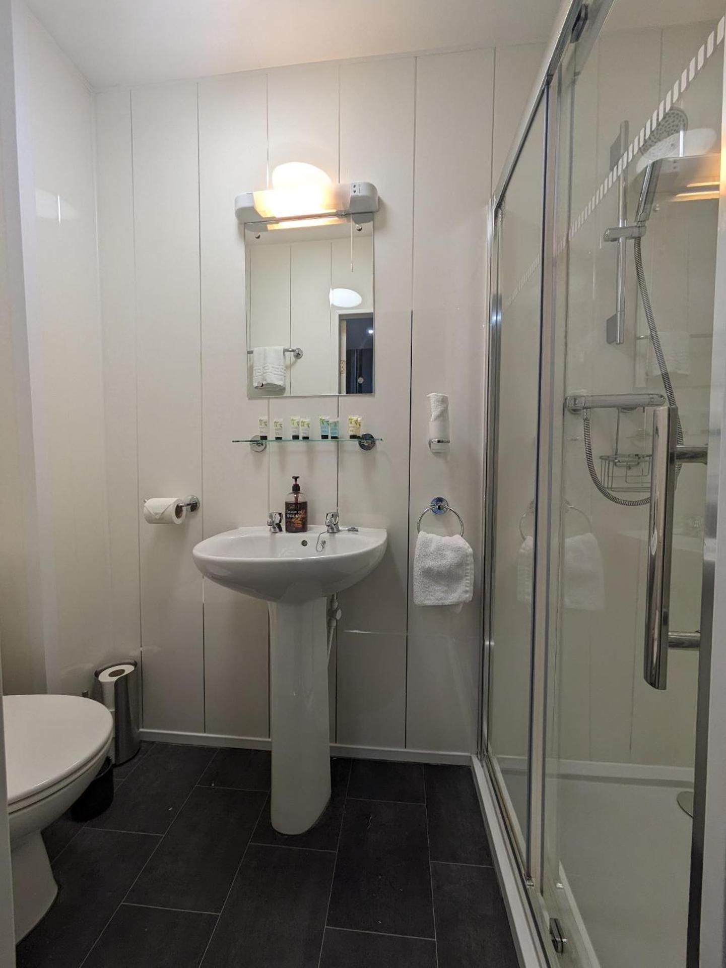 Deluxe Double Room with Shower