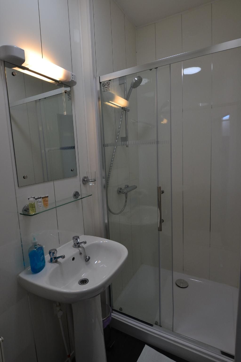 Single room-Deluxe-Ensuite