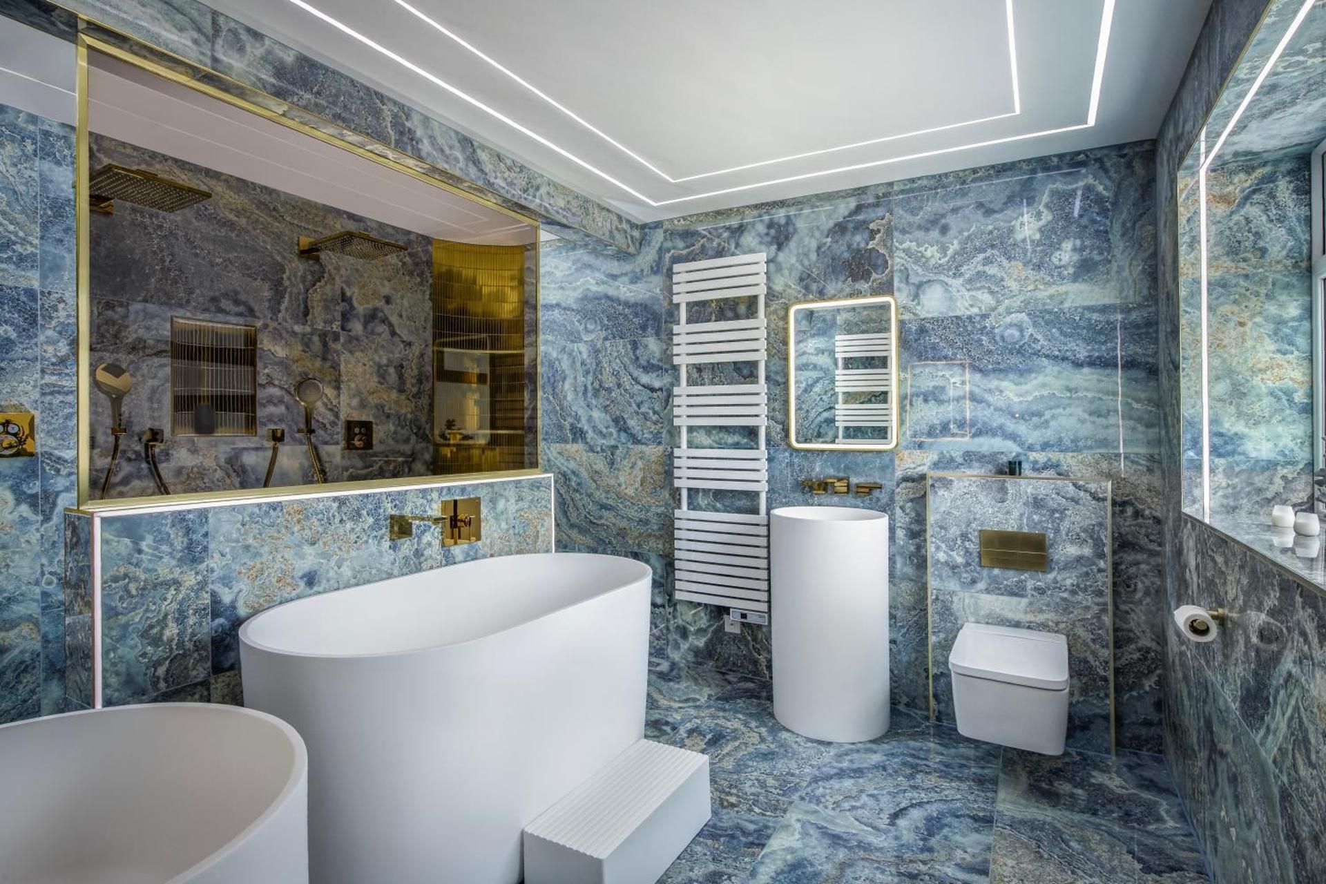 Three-Bedroom Deluxe Apartment