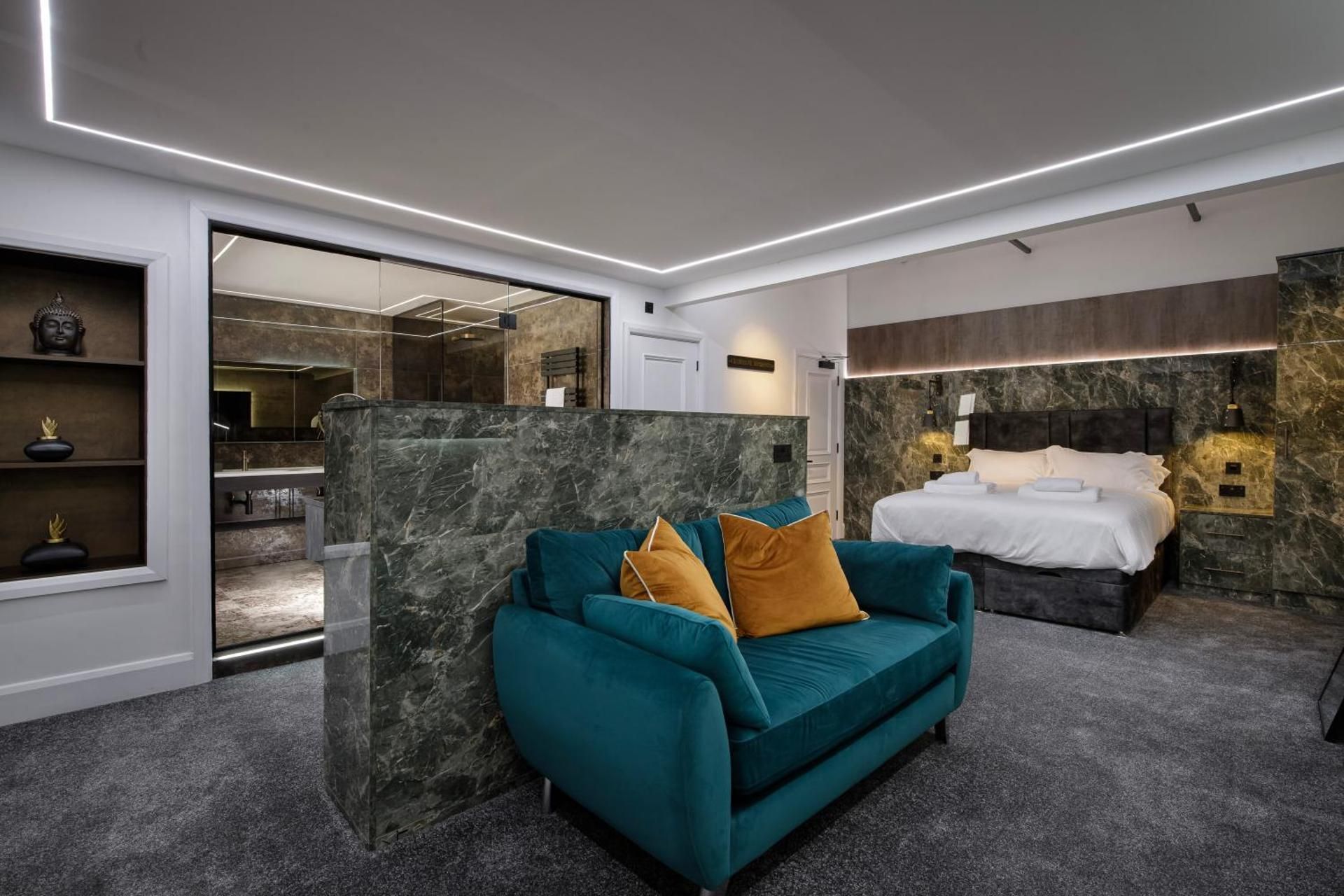 Swish Luxury Holiday Apartments Penthouse Apartment