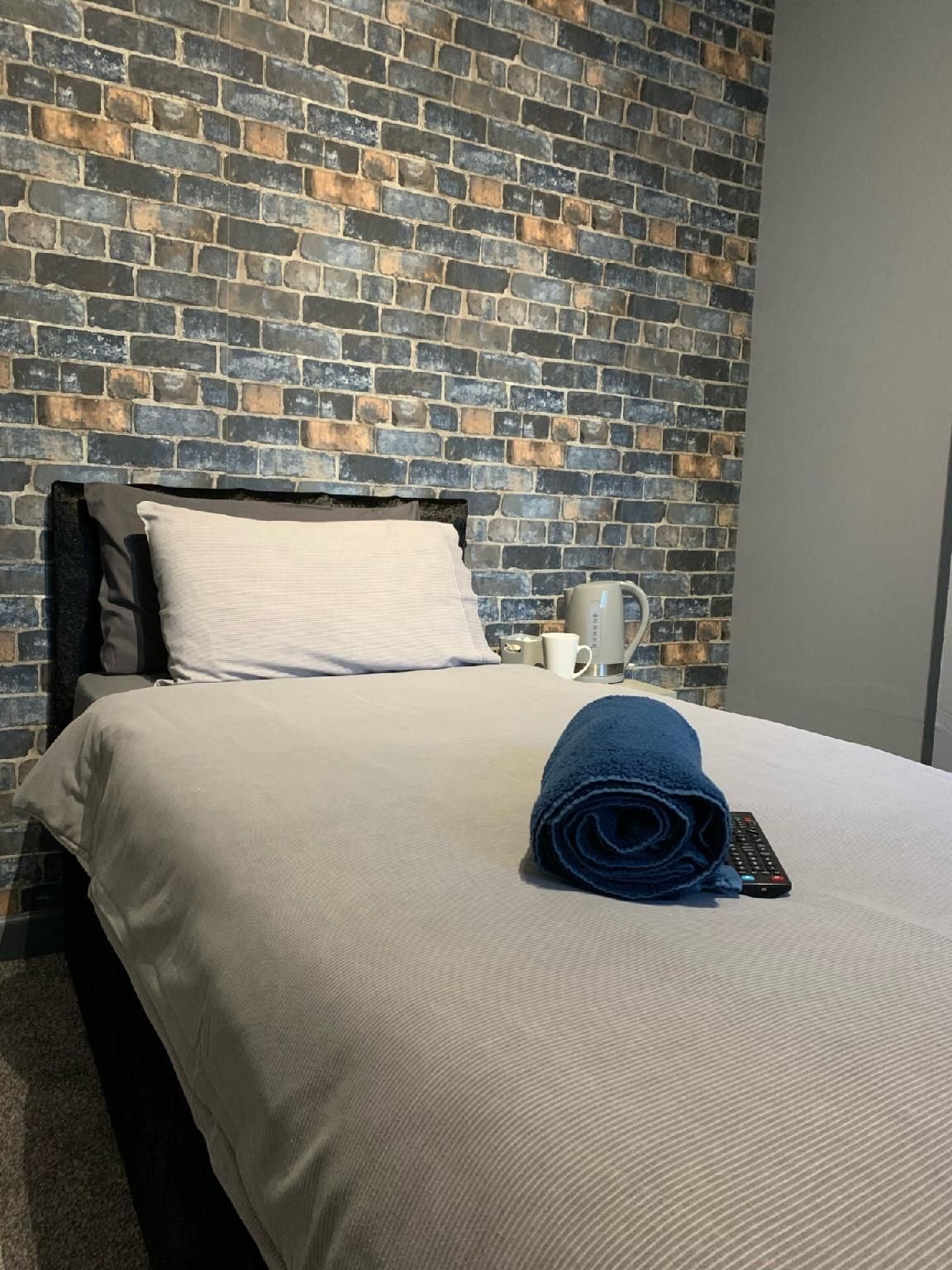 Single room-Standard-Ensuite with Shower