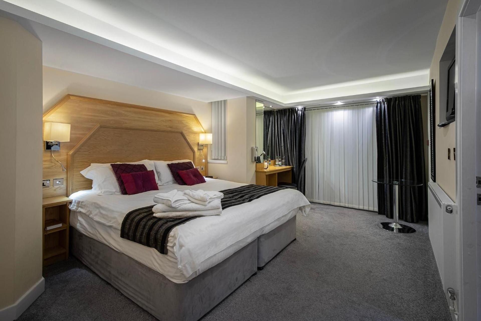 02 Three-Bedroom Premium Apartment with Balcony