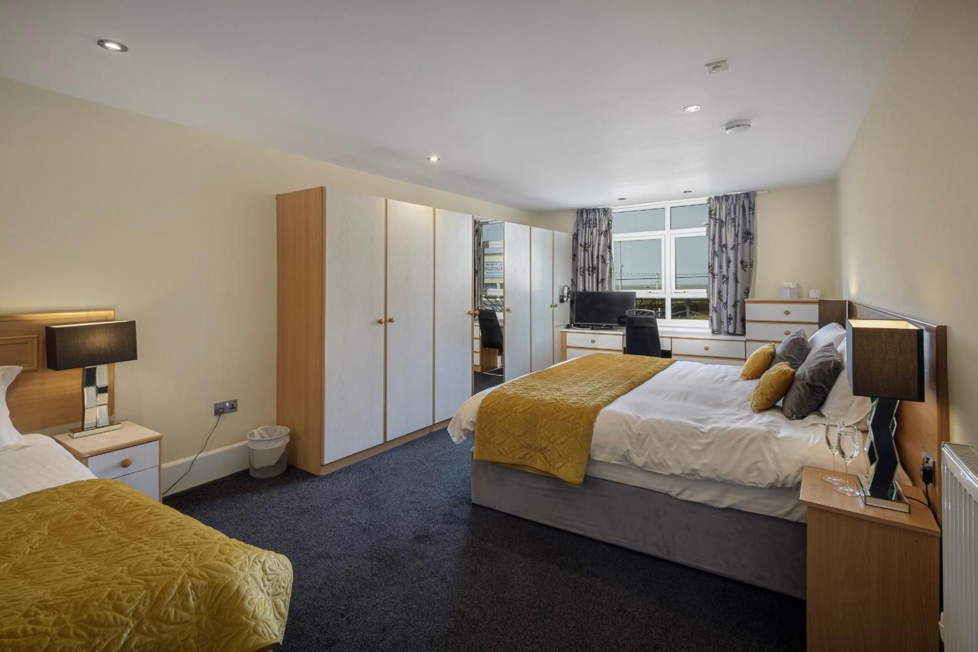 03 Two-Bedroom Deluxe Apartment with Ocean View