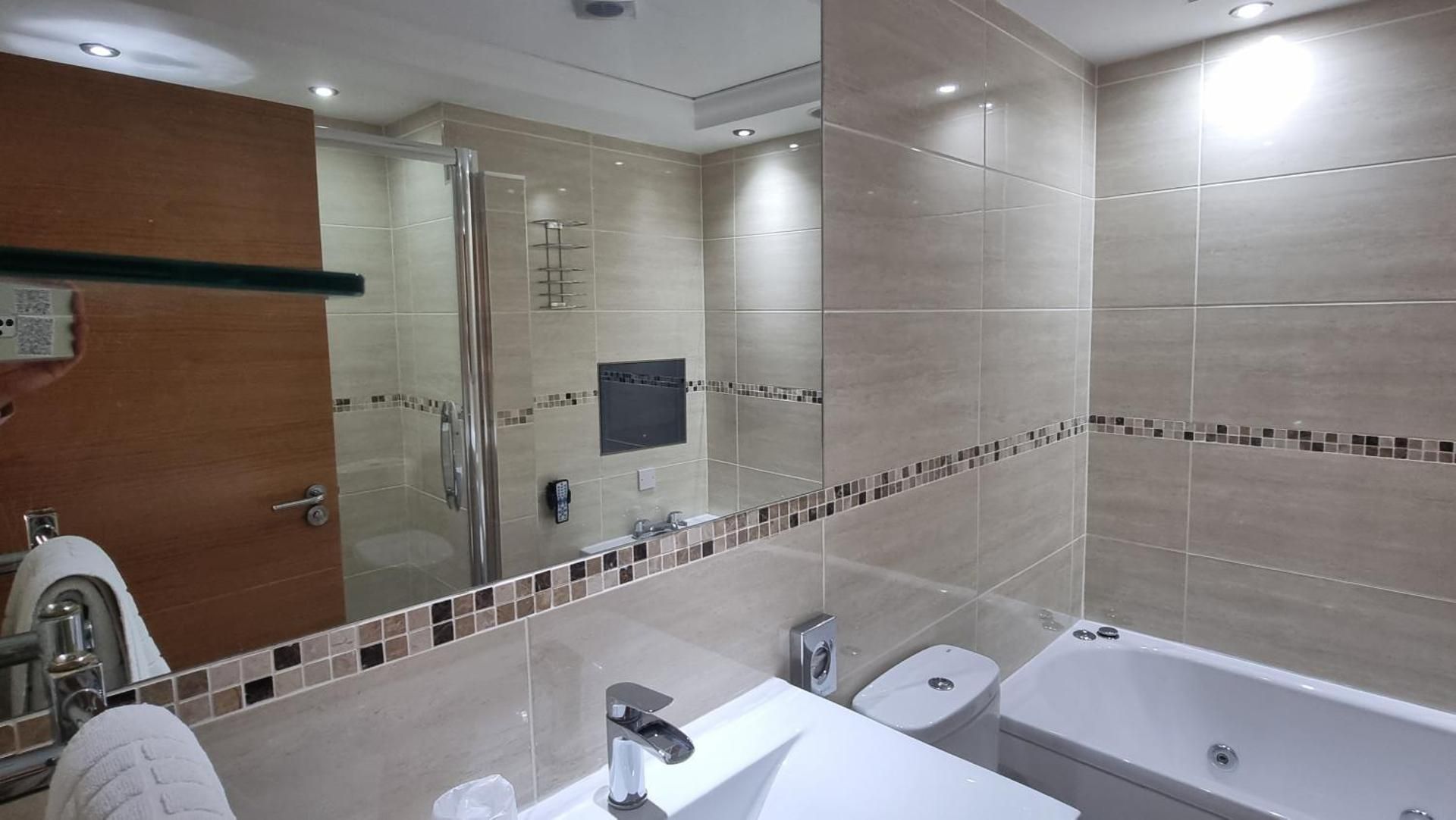 12 Three-Bedroom Apartment with Sea View