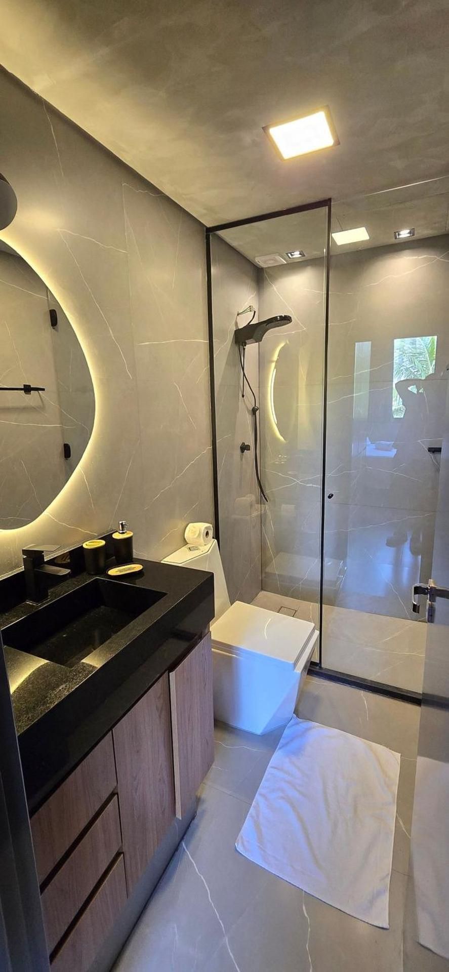 Deluxe One-Bedroom Apartment with Garden View