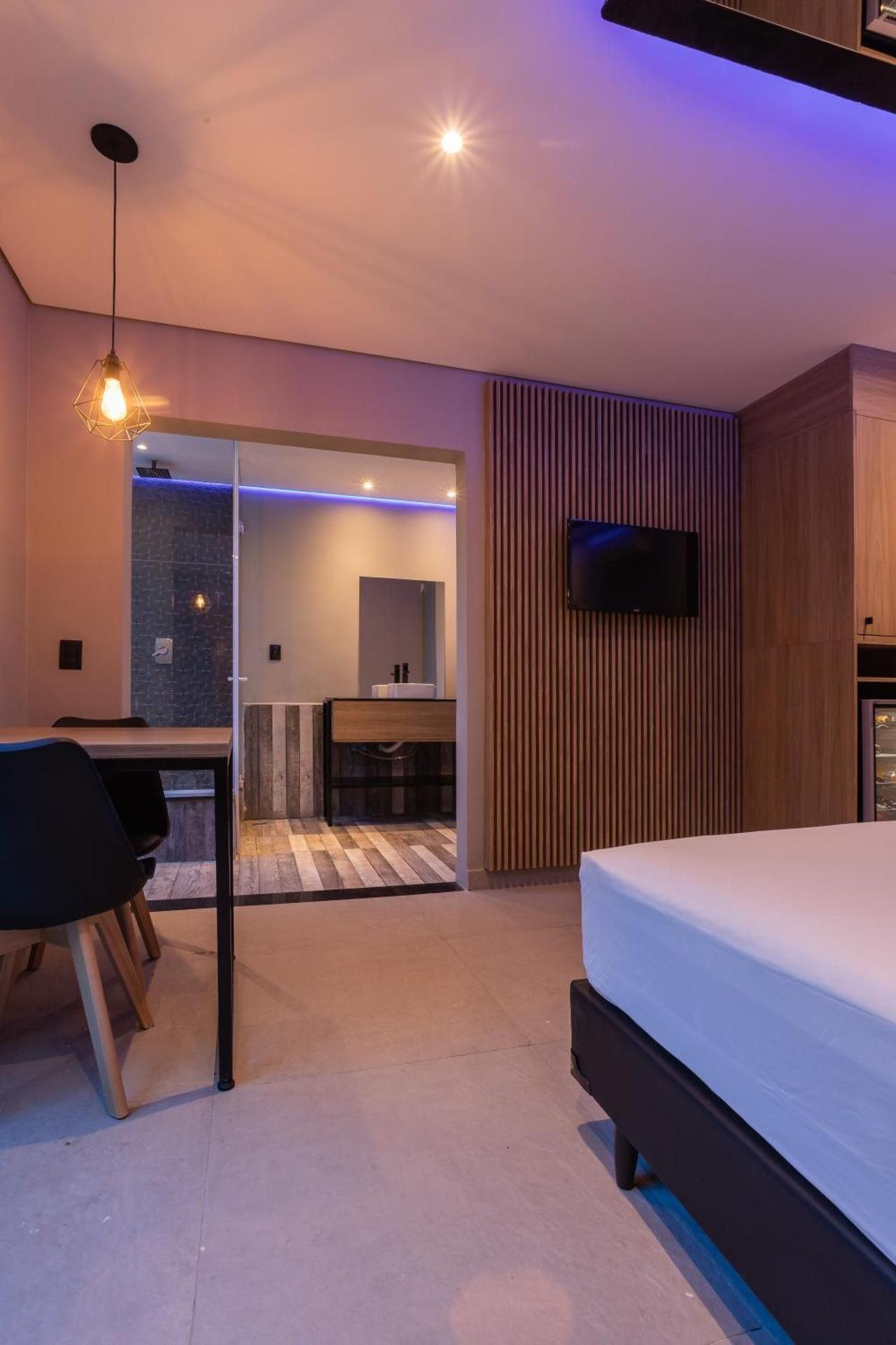 Studio with Spa Bath