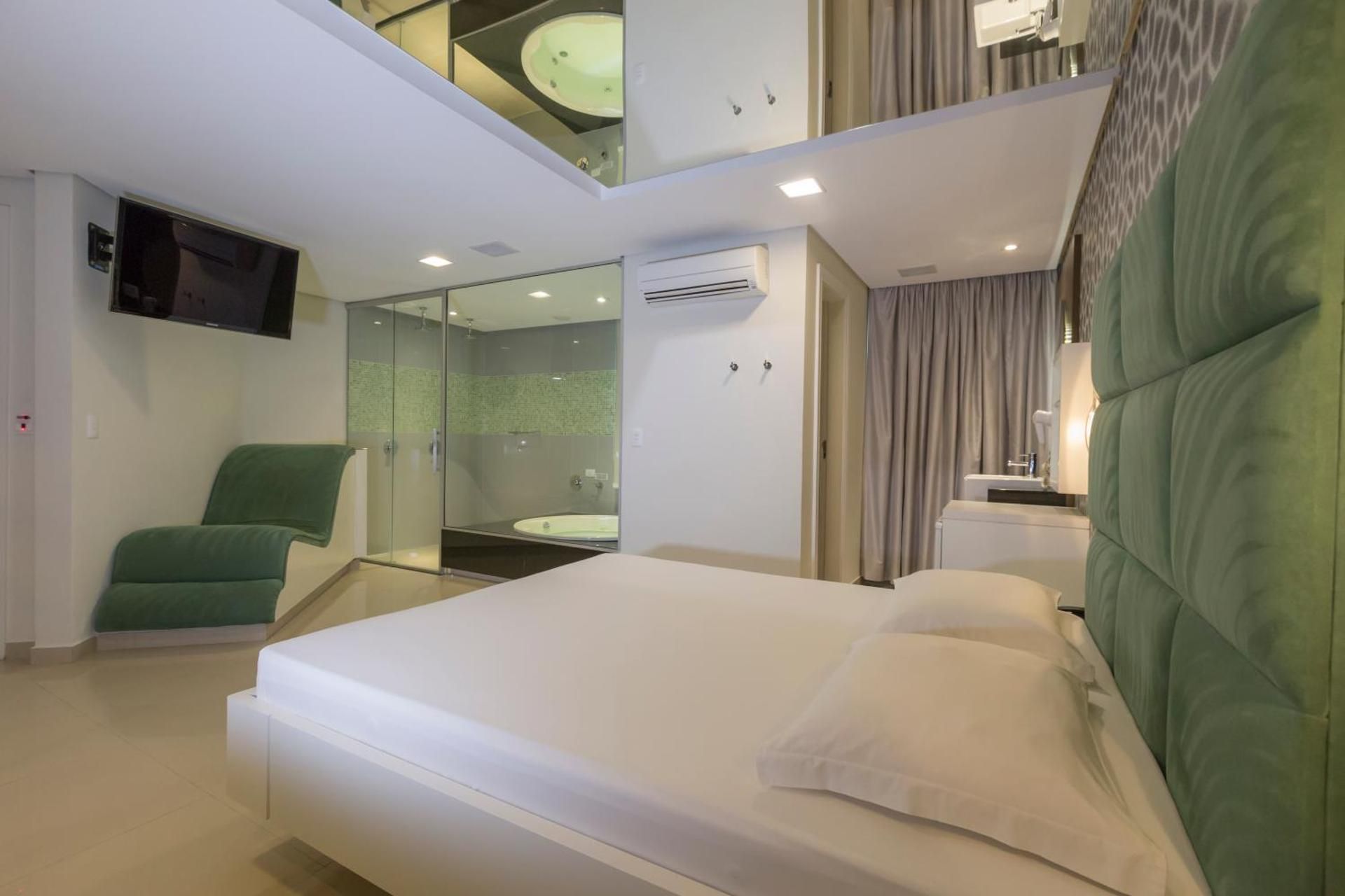 Studio with Spa Bath