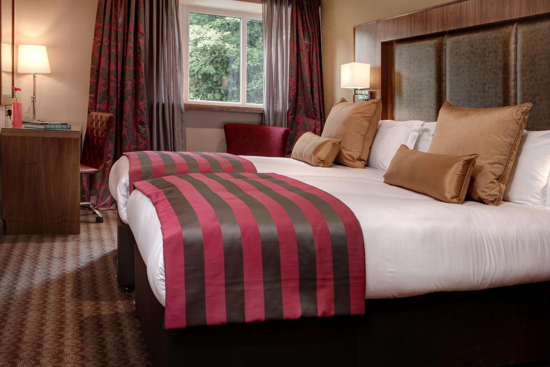 Donnington Manor Hotel Twin Room