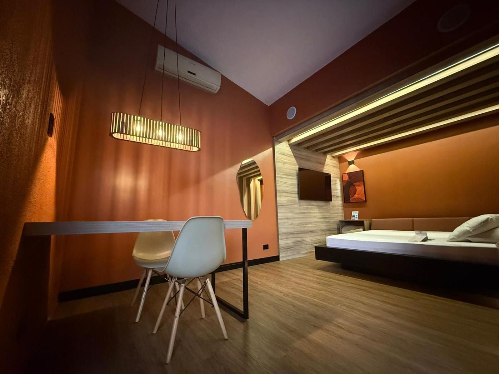 Deluxe Suite with Spa Bath