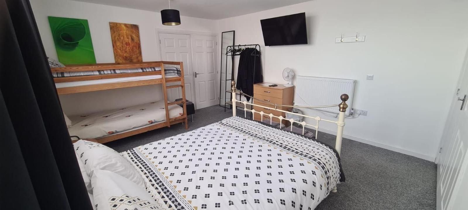 Deluxe Double Room (2 Adults + 1 Child)