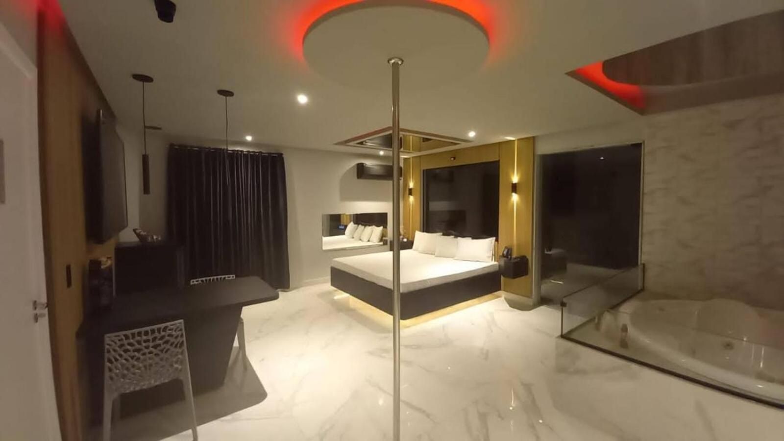 Suite with Private Pool