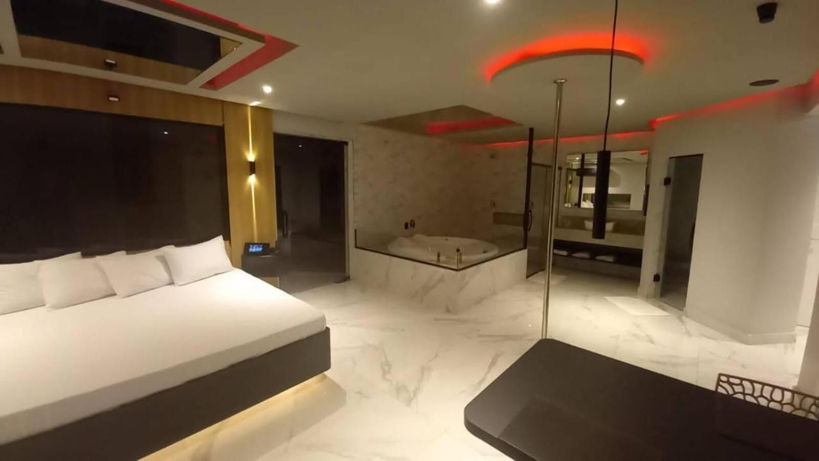 Suite with Private Pool