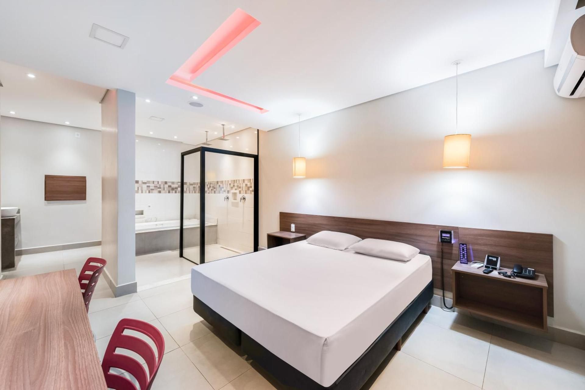 Studio with Spa Bath