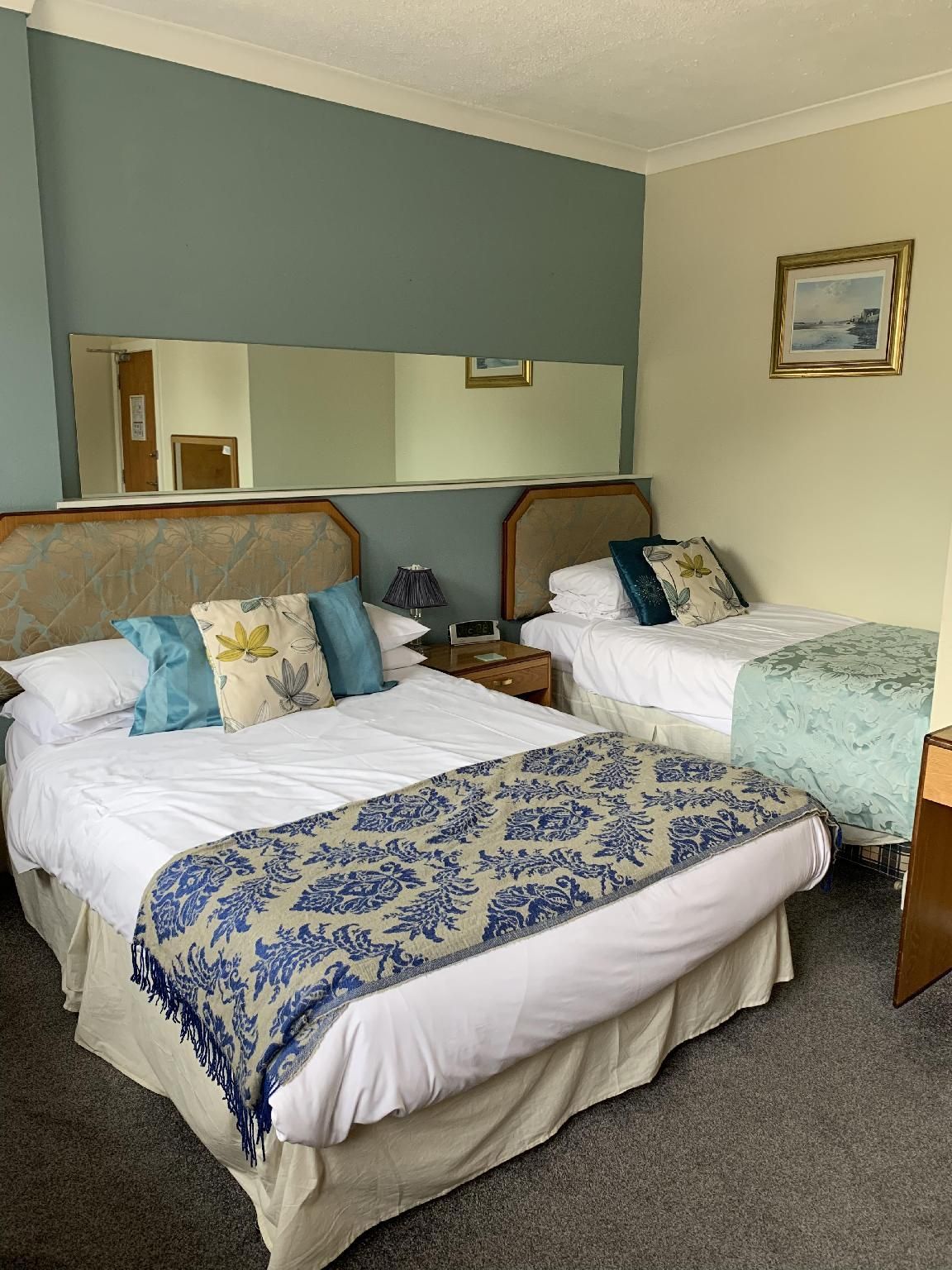 Fam3-Family room-Standard-Ensuite