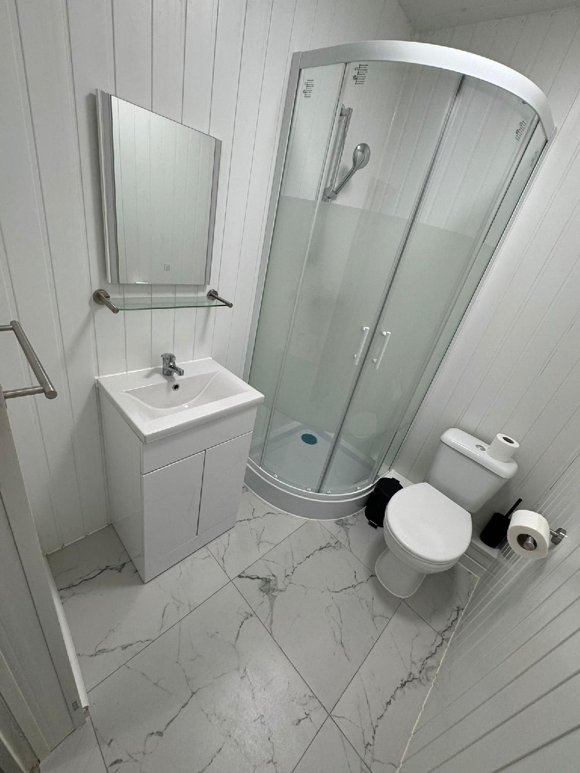 Apartment-Private Bathroom