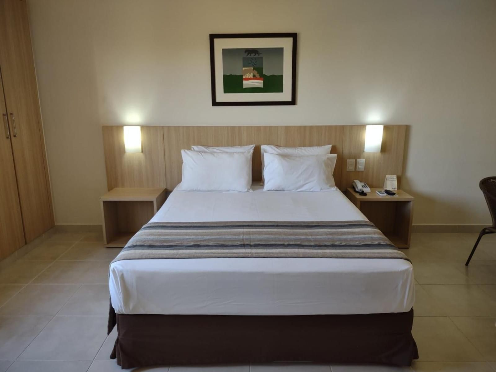 Queen Suite with Spa Bath