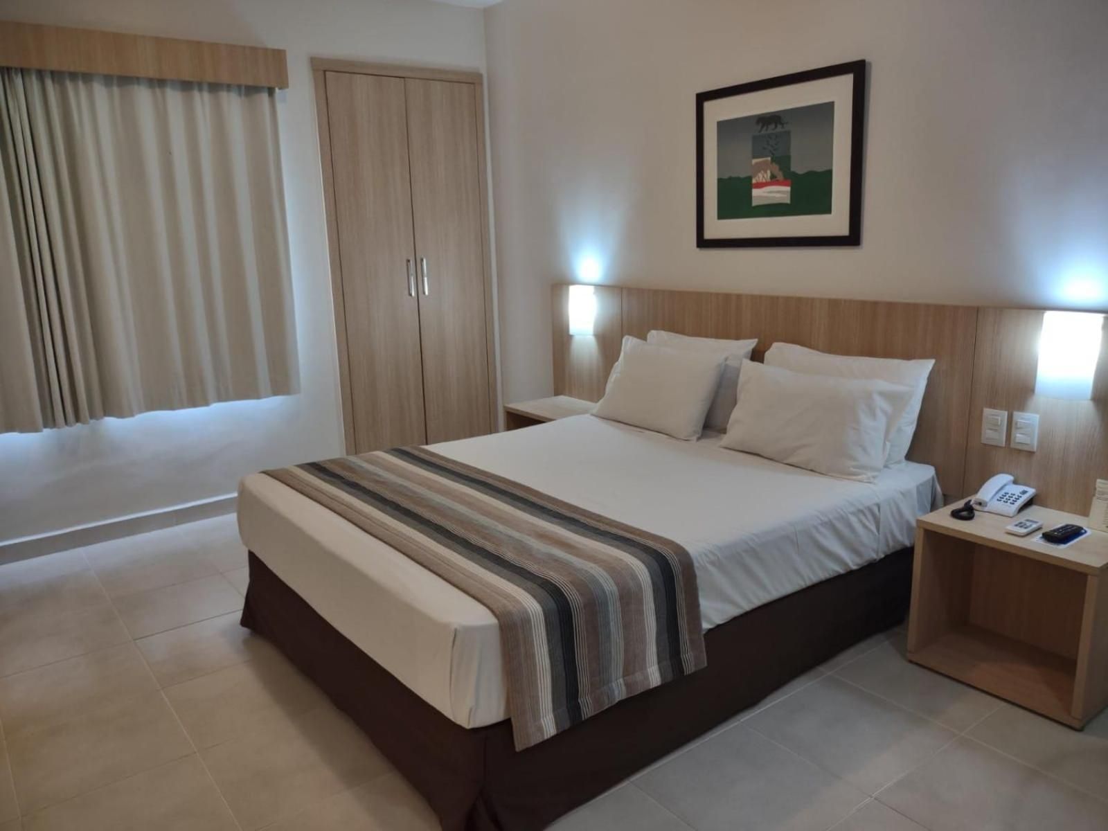 Queen Suite with Spa Bath