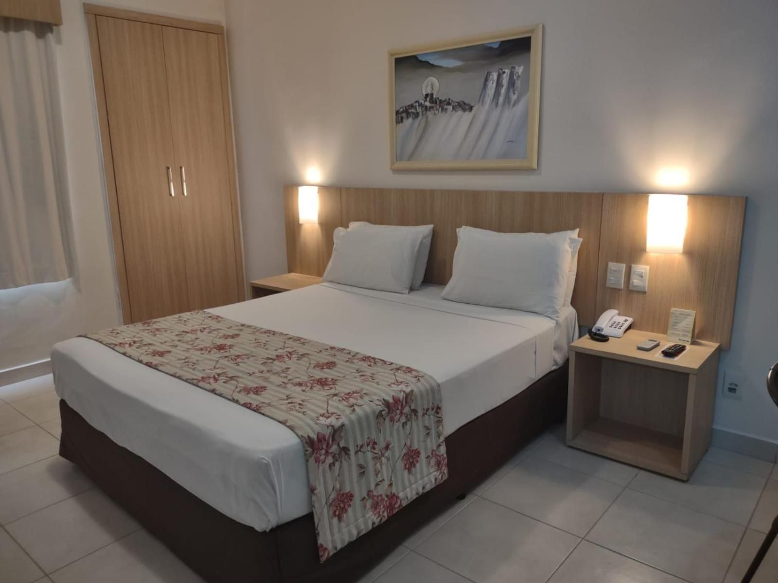 Deluxe Queen Suite