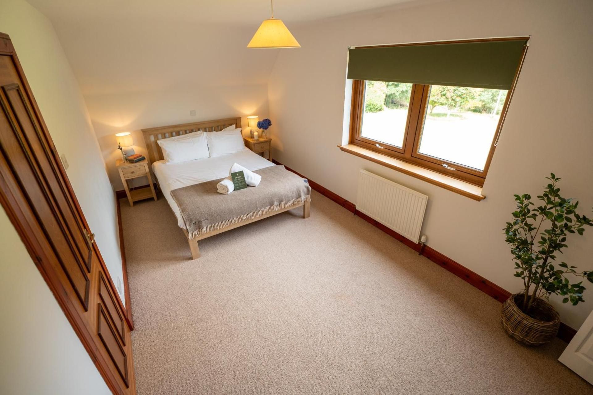 Woodlands House with Hot Tub King Room