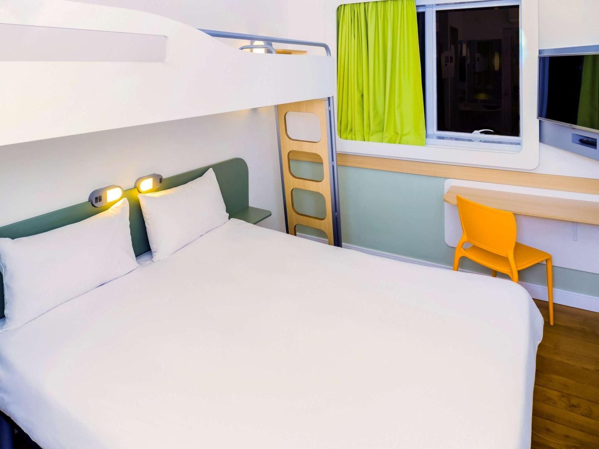 Standard Double Room with 1 Double bed and 1 Single bed