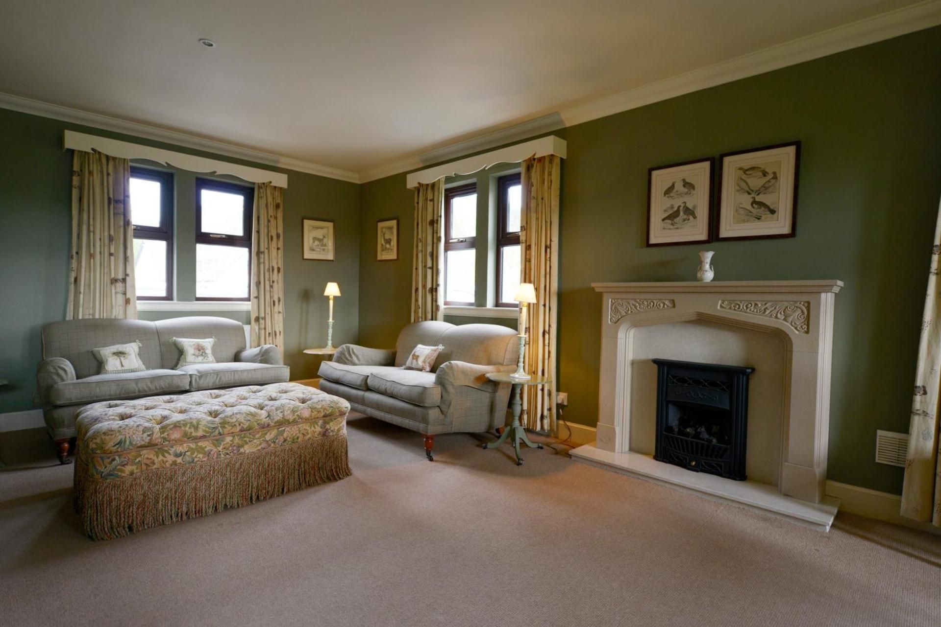 shared lounge/tv area