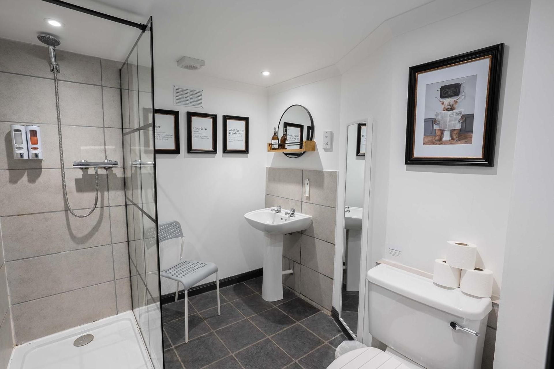 Sutherland mini apartments Family Room 2