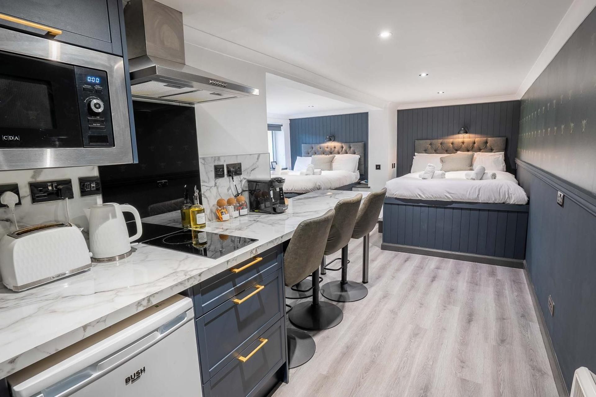 Sutherland mini apartments Family Room