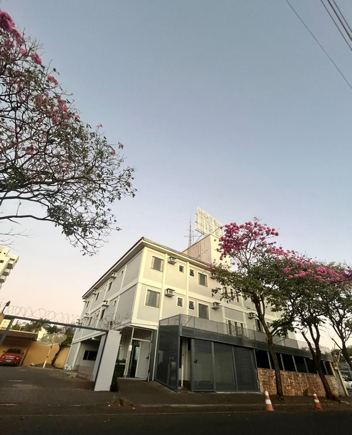 LN Flats & Suites