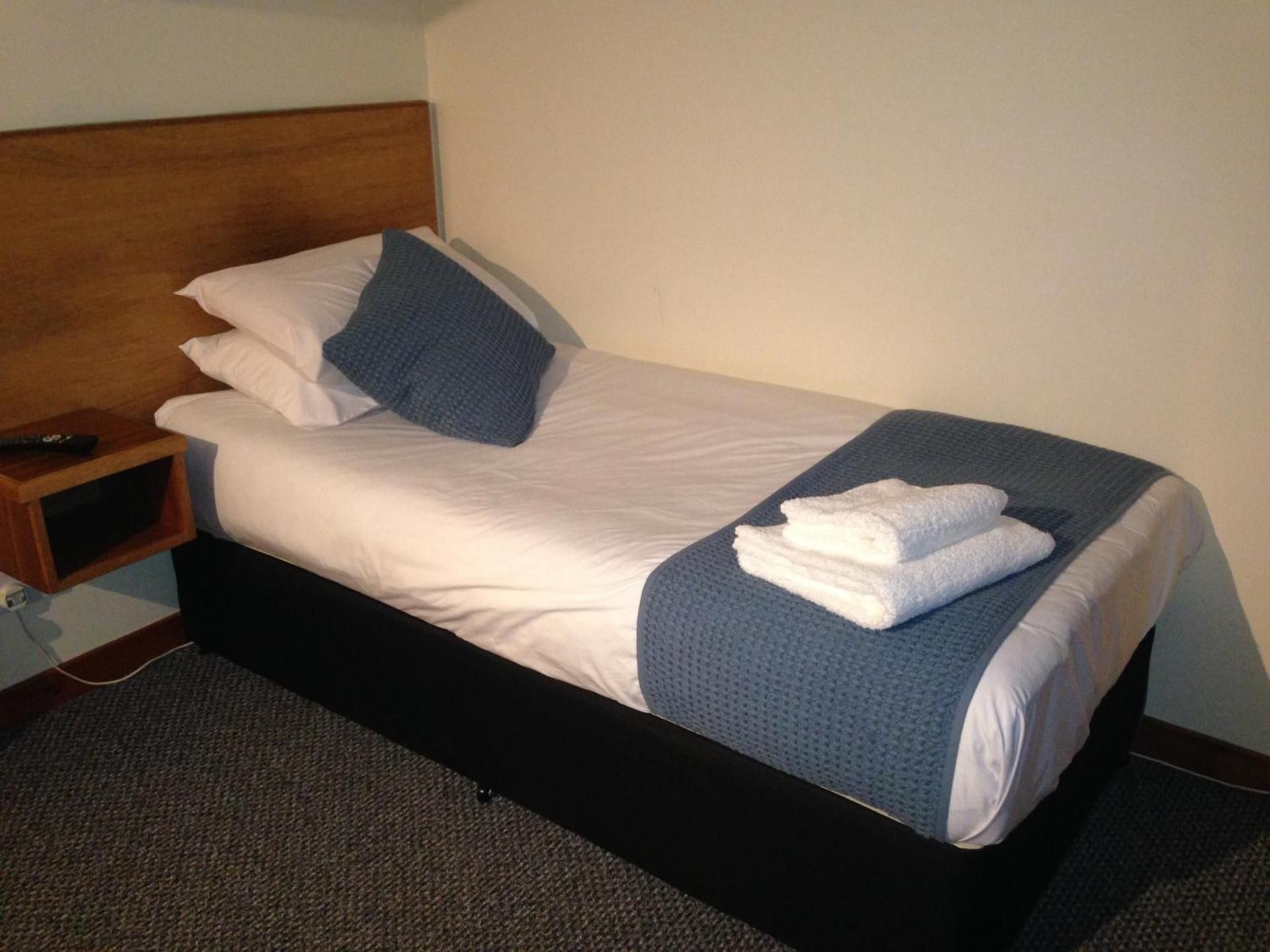 Bank Street Lodge Twin Room 3