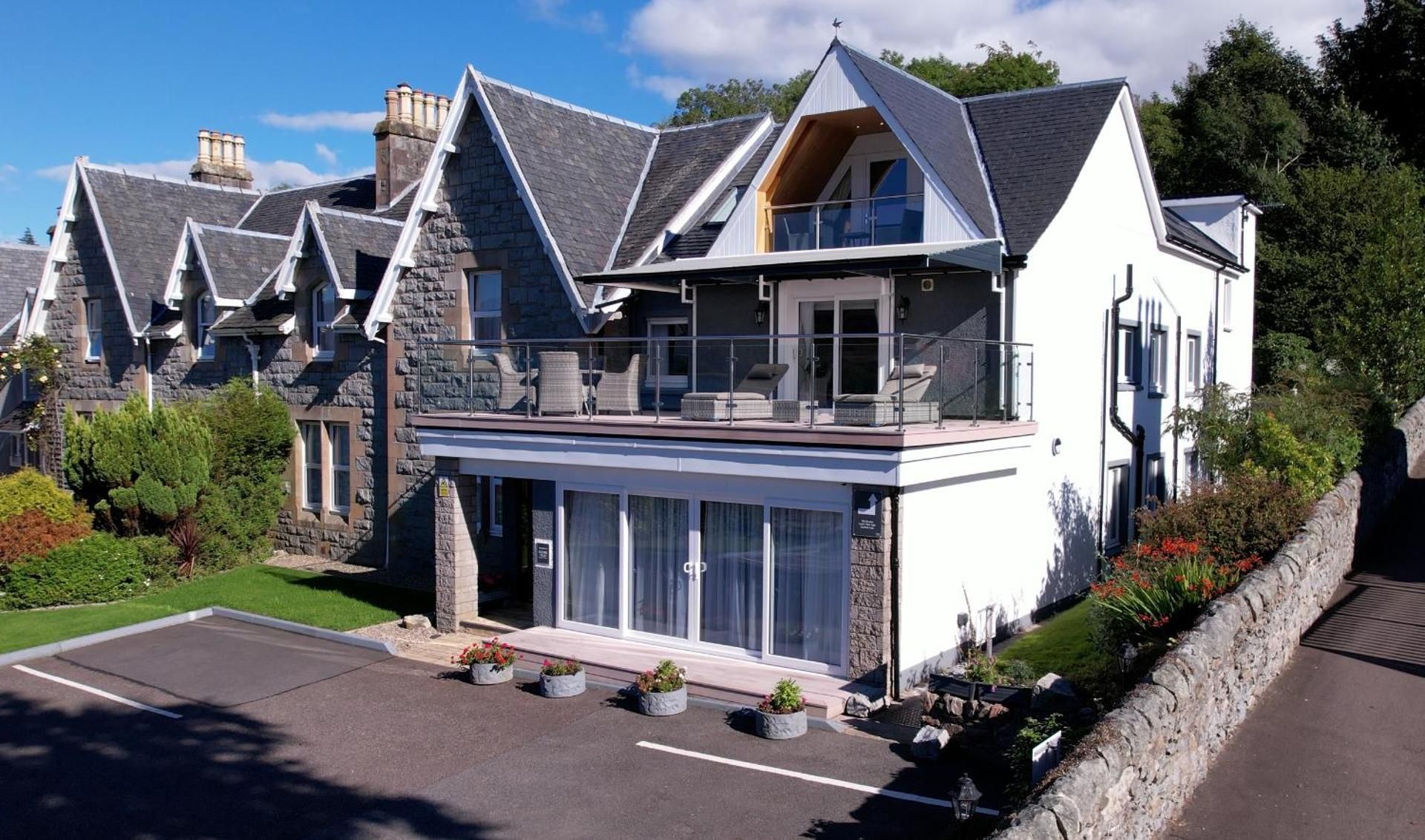 Lochiel Villa Guest House