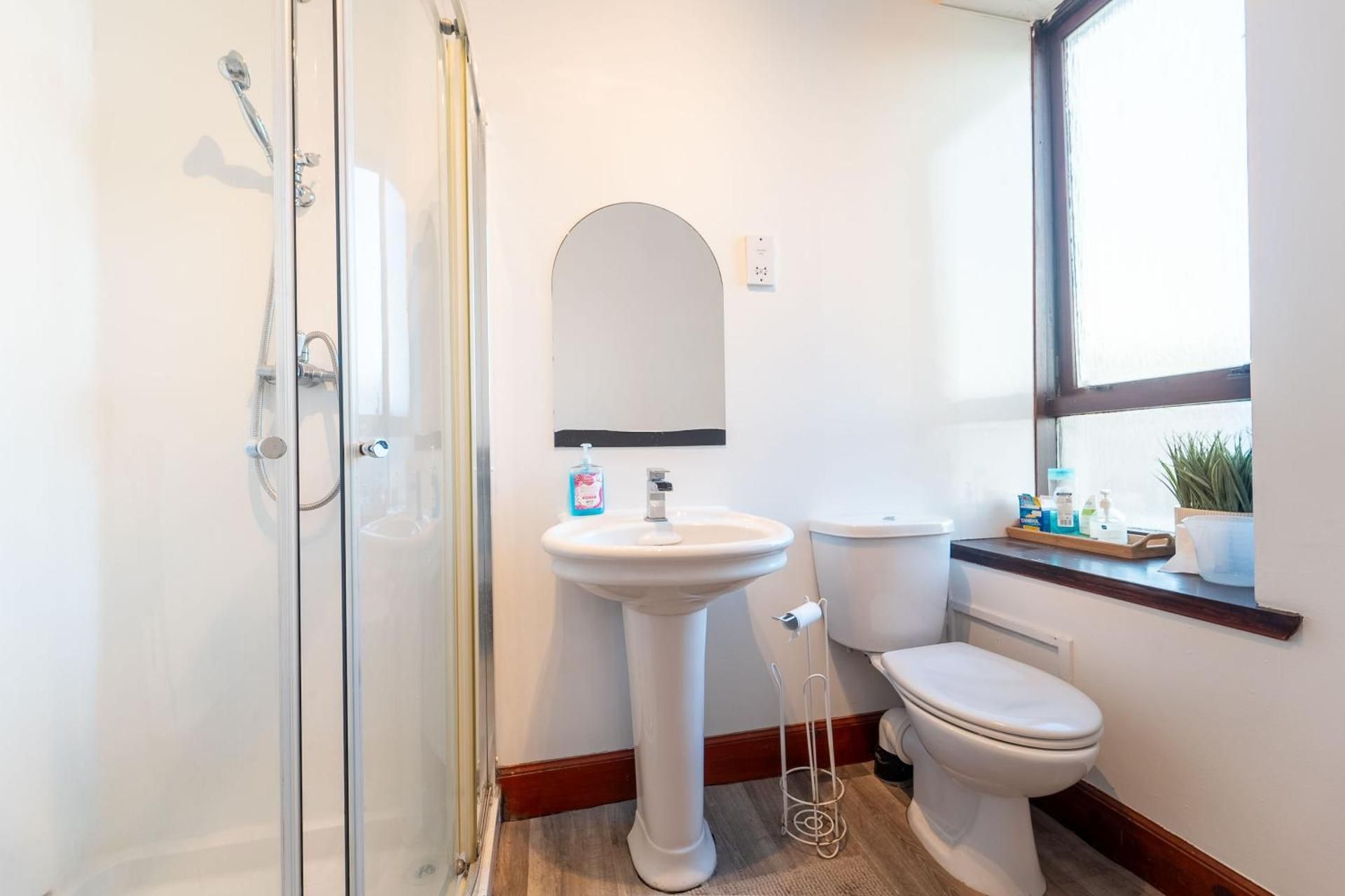 Prime location rooms in high street Economy Double Room 3