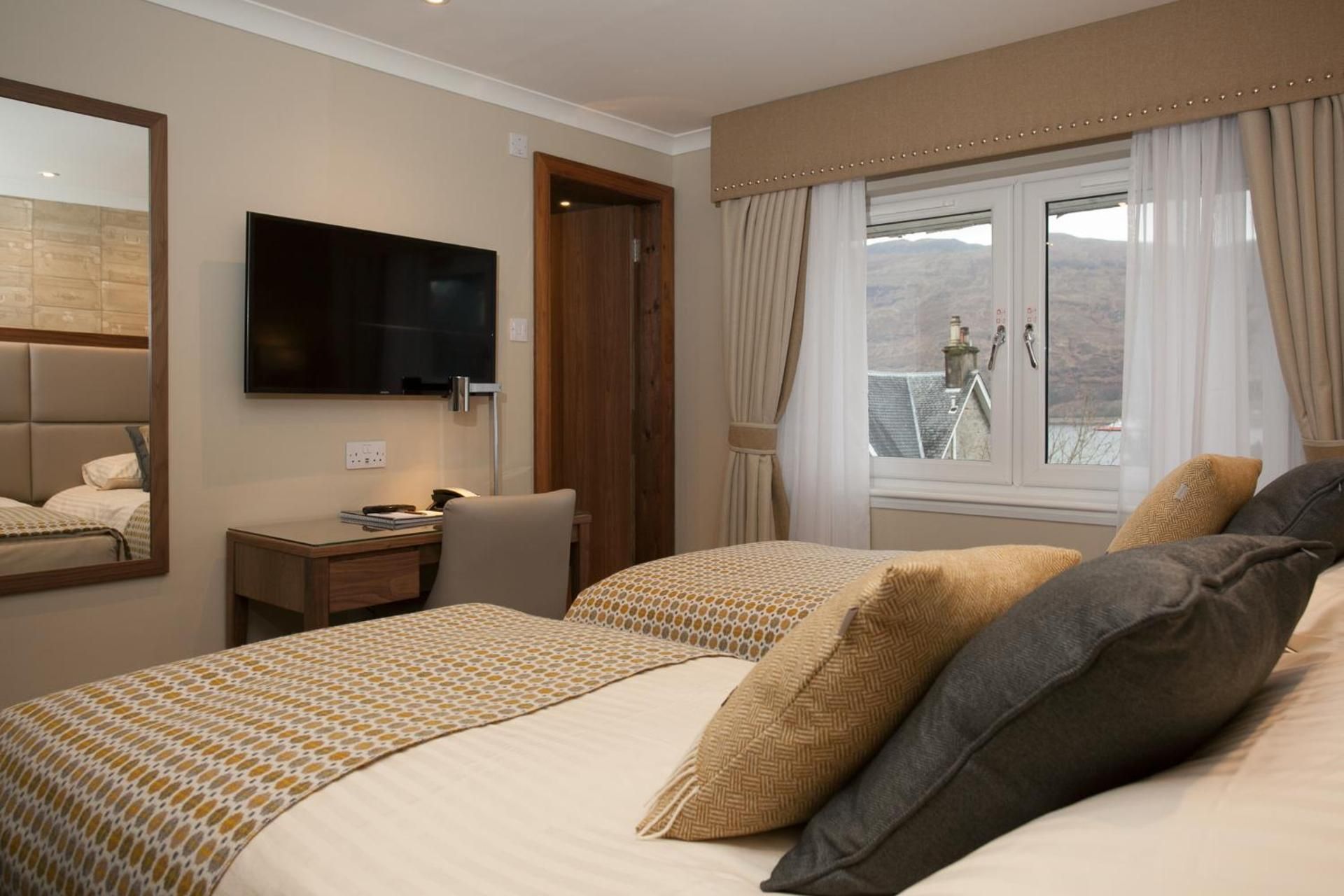 Loch View Twin Room