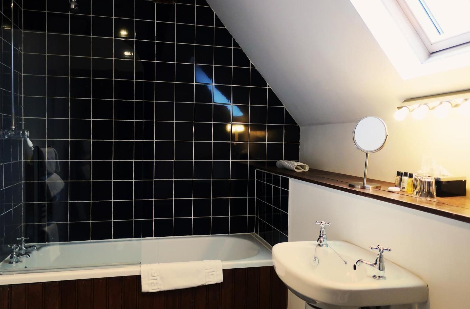 Twin Room with Bathroom