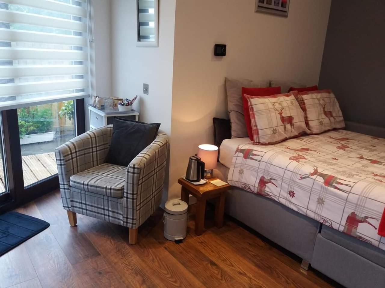 Deluxe Double Room with Shower