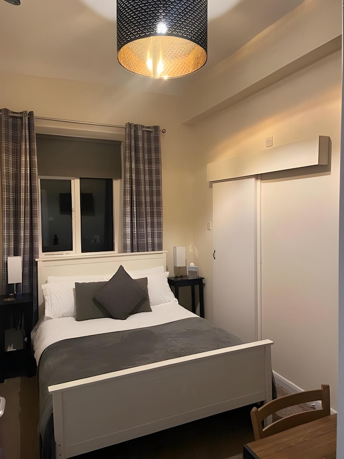 The Tavern Double room-Ensuite with Shower-Comfort-Garden view-Double-1