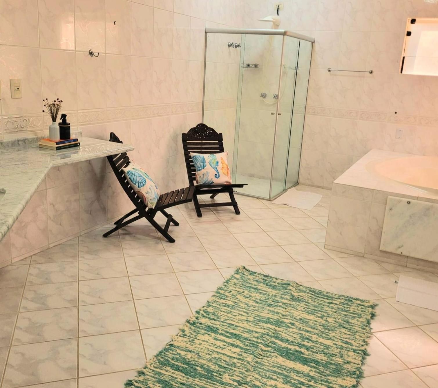 Deluxe Suite with Spa Bath