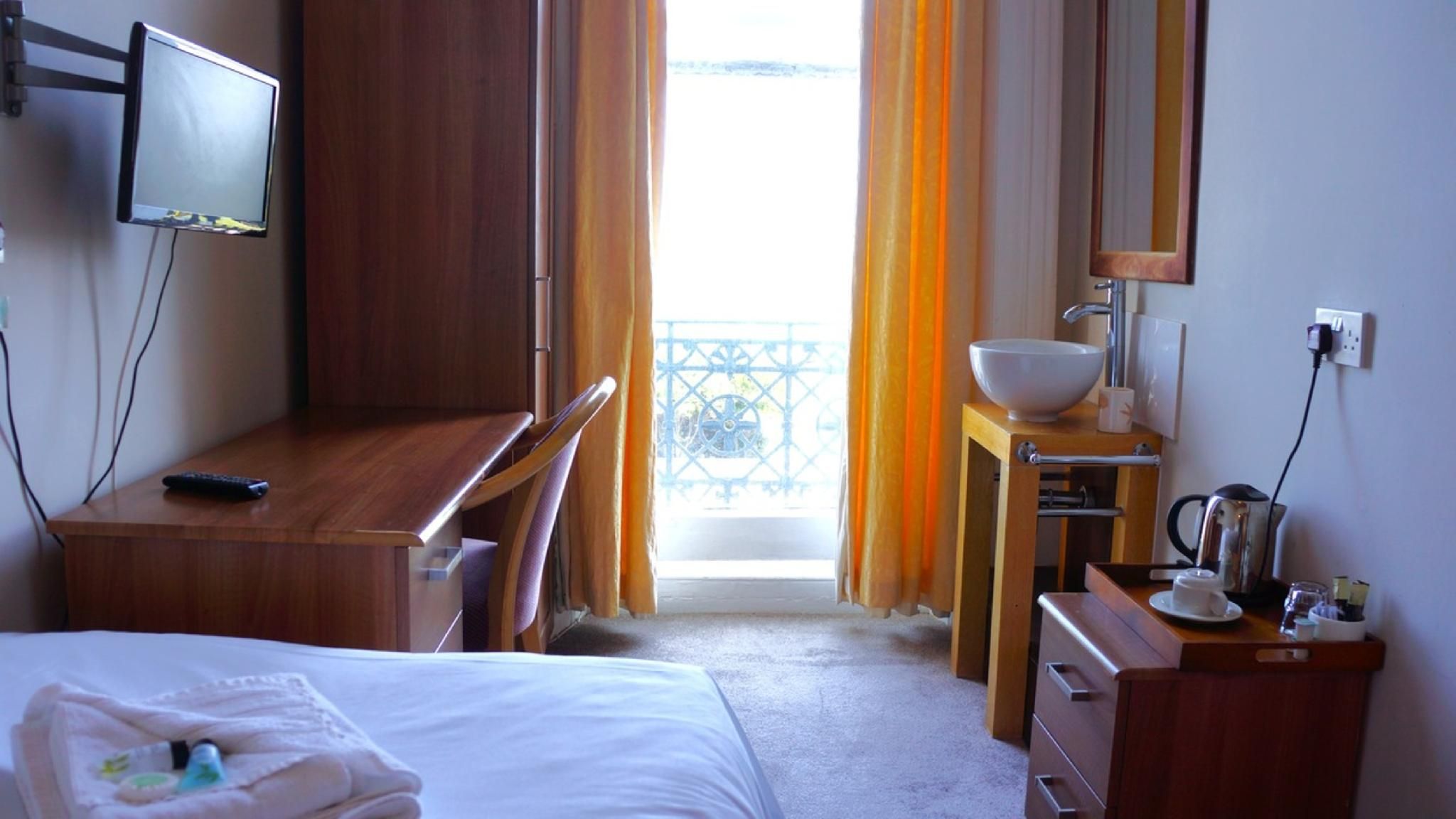Standard Single Rooms