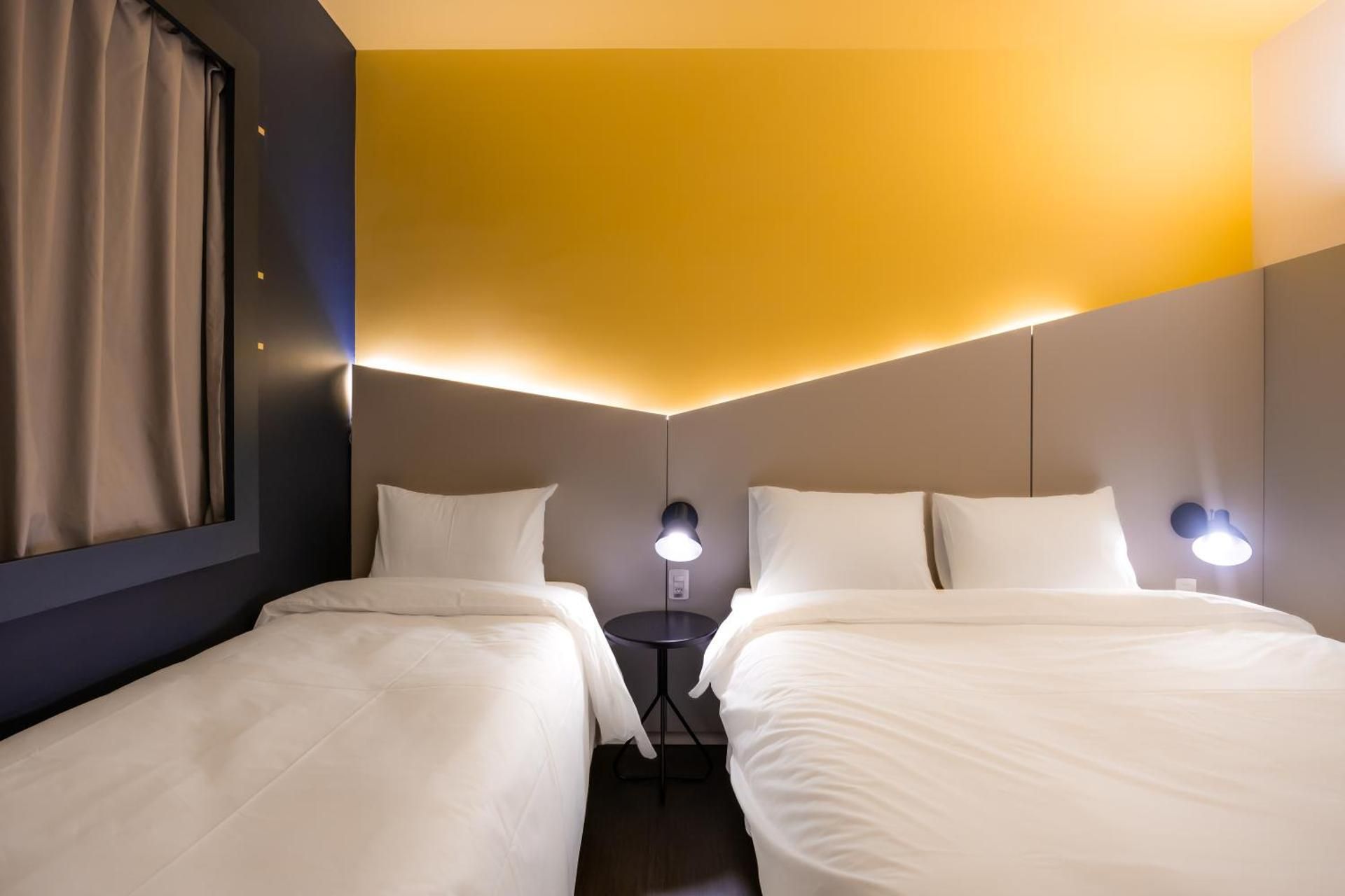 Standard Room with One Double Bed and One Single Bed