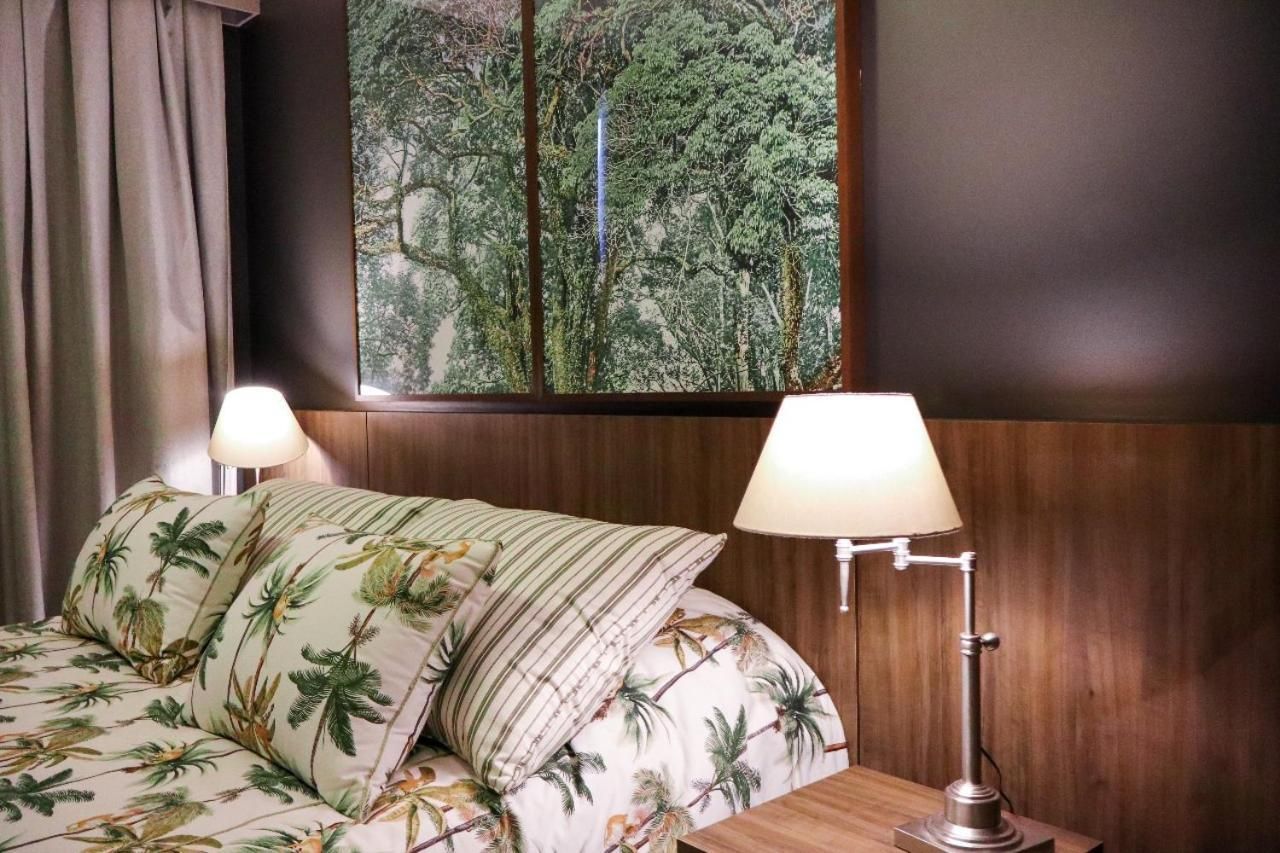 Deluxe Queen Suite