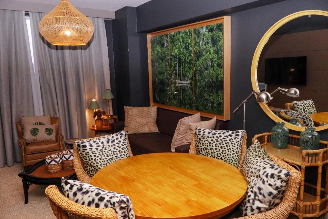 Deluxe Queen Suite