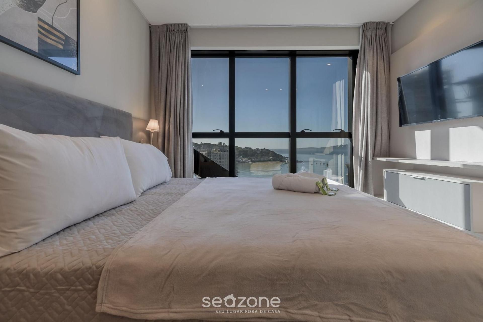 One-Bedroom Apartment with Sea View