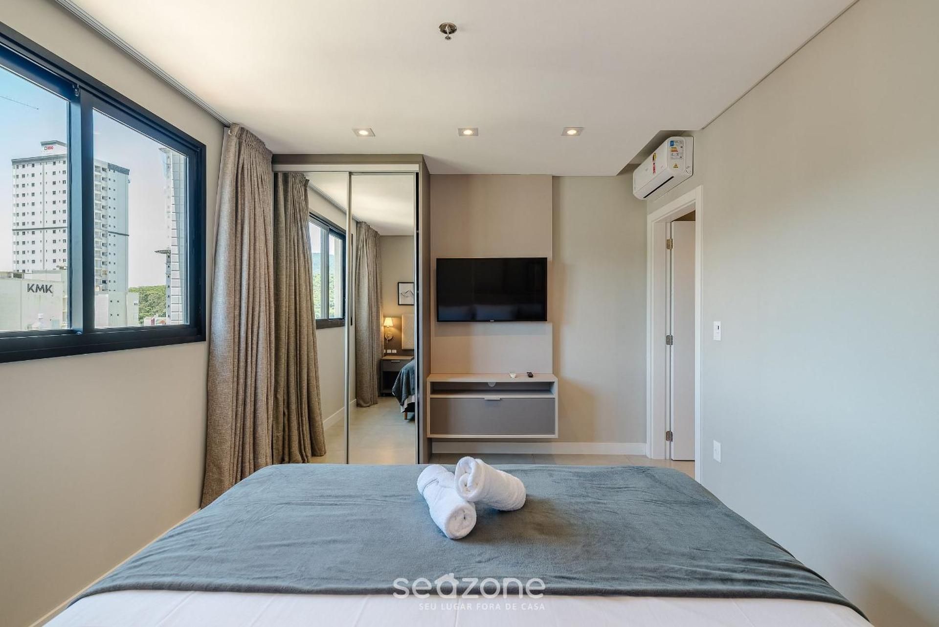 Apartment with City View