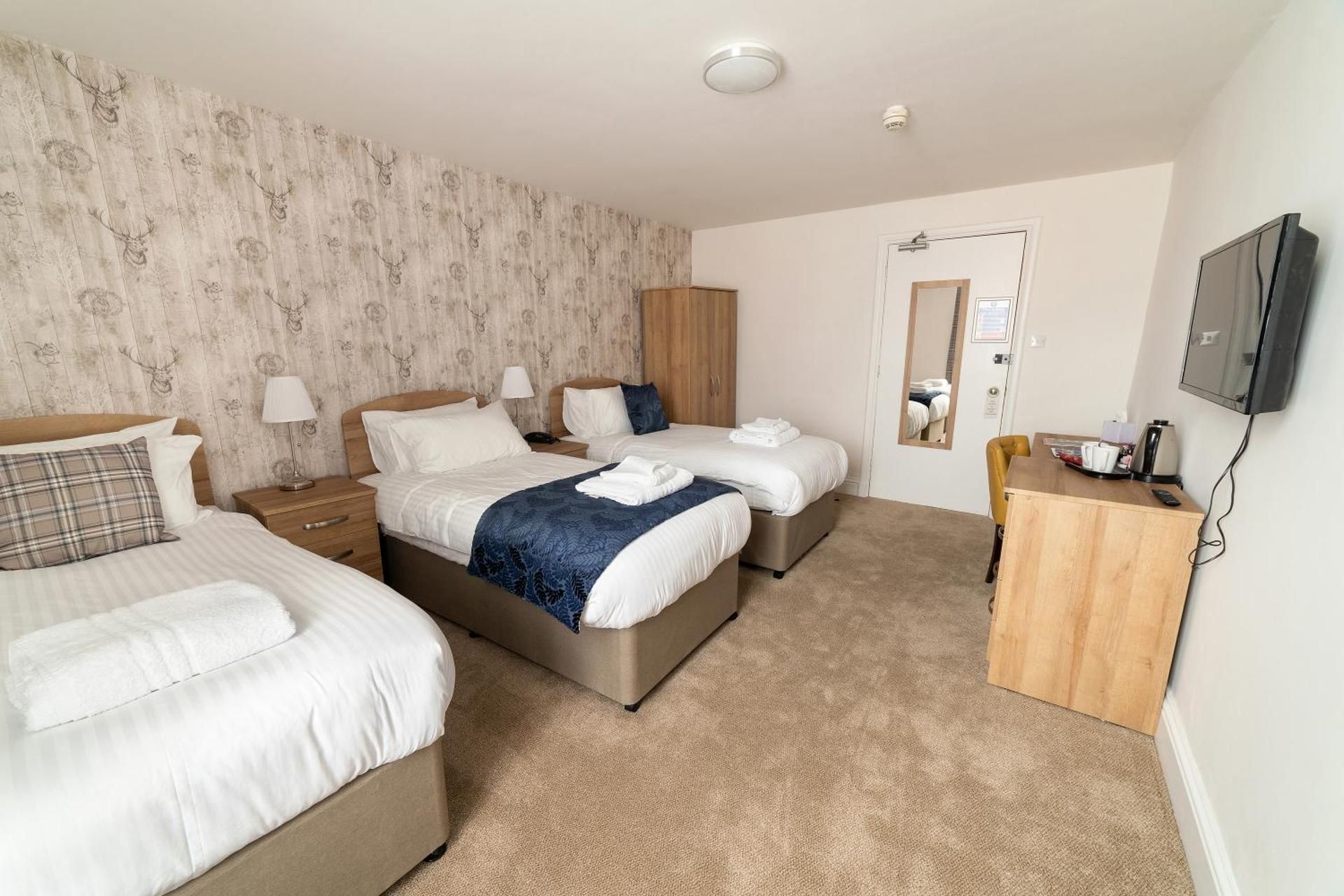 Standard Room with Three Single Beds - Non-Smoking